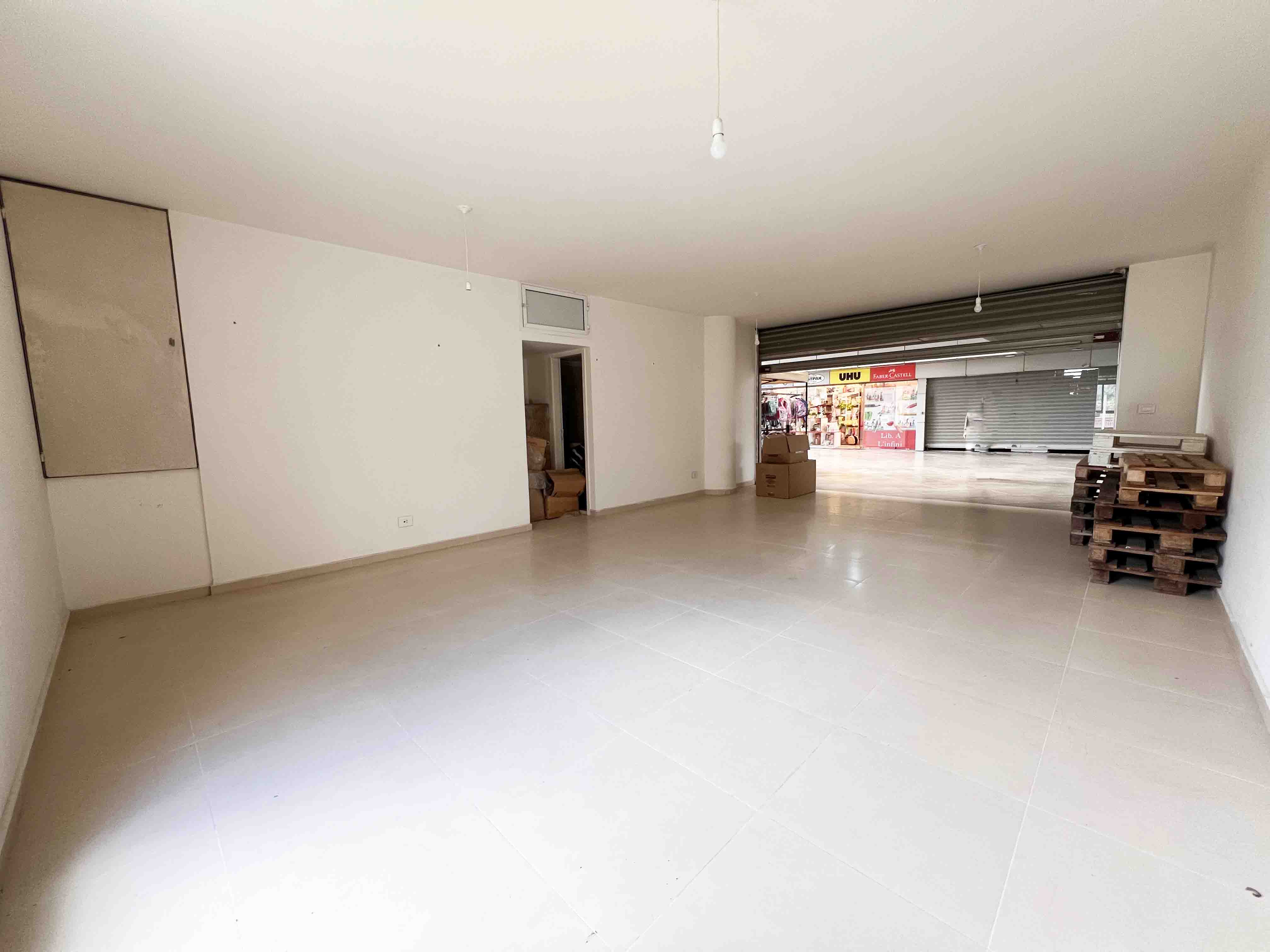 shop for rent in amchit