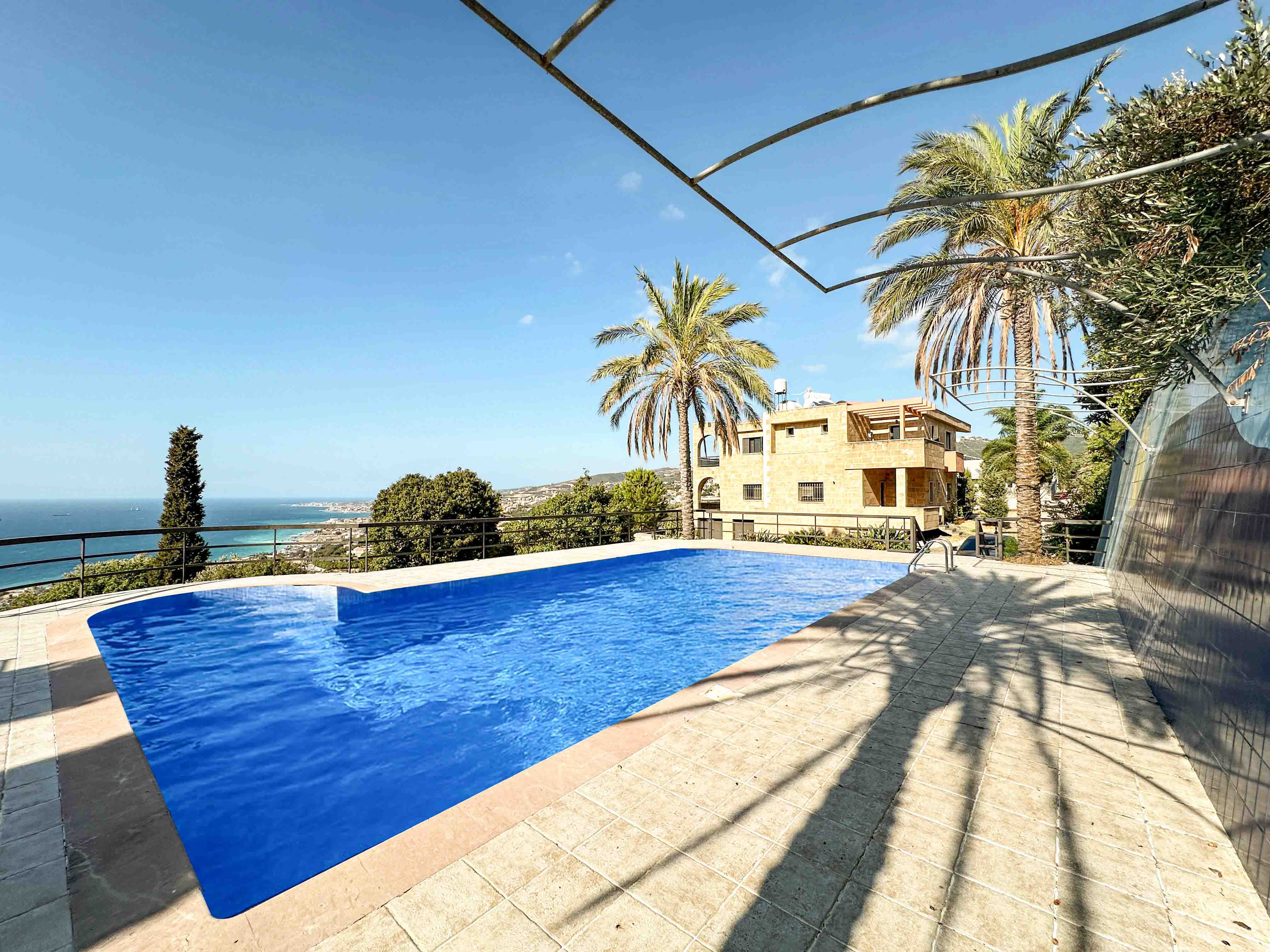 villa for sale in feghal