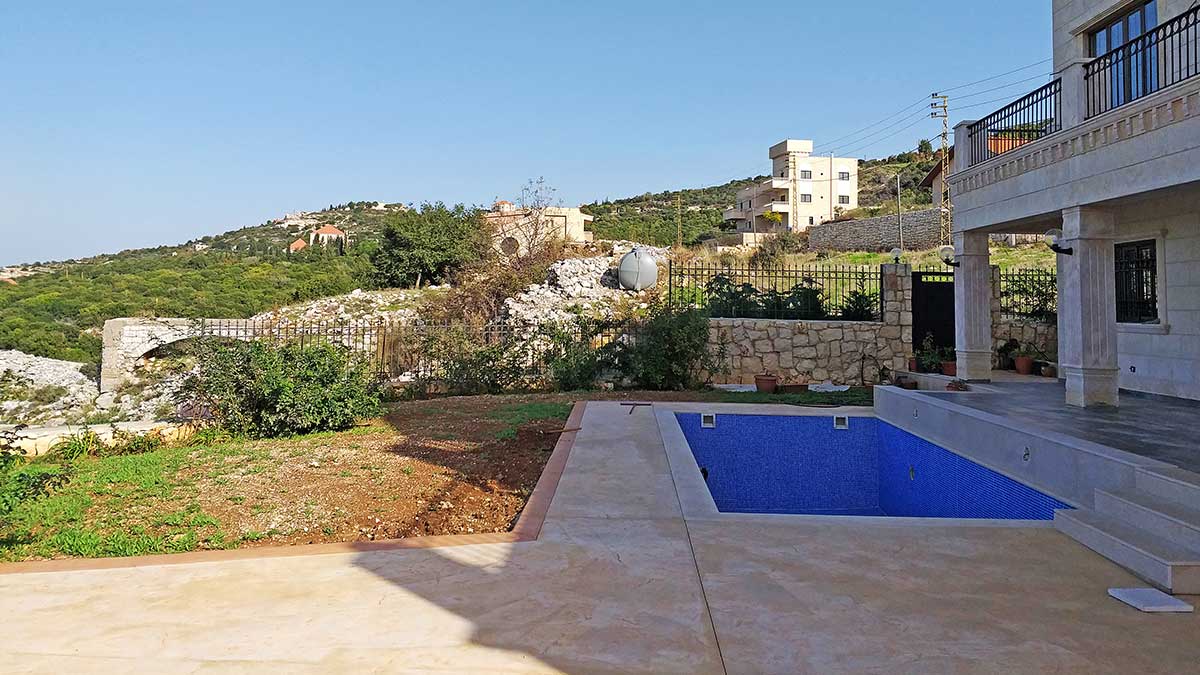 villa for sale in gharzouz
